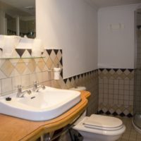 Onderwijzershuis doucheruimte